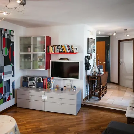 Centro, Bivani Con Terrazzo. Apartment *