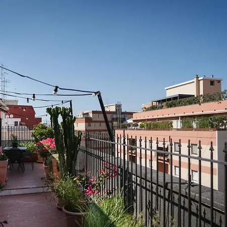Centro, Bivani Con Terrazzo.